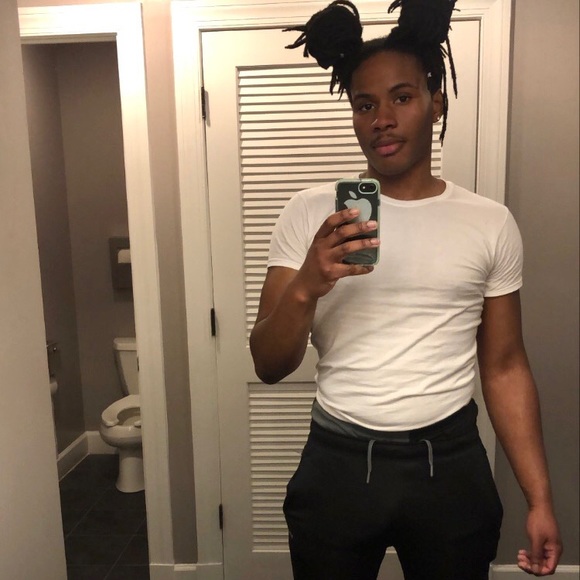 Meet your Posher, Ajax - Picture 1 of 1